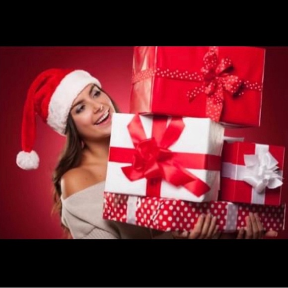 HD Wing Earrings - Picture 4 of 4